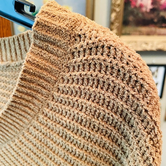 American Eagle women’s long sleeve cozy v-neck cropped sweater SZ M tan mustard - Picture 5 of 9